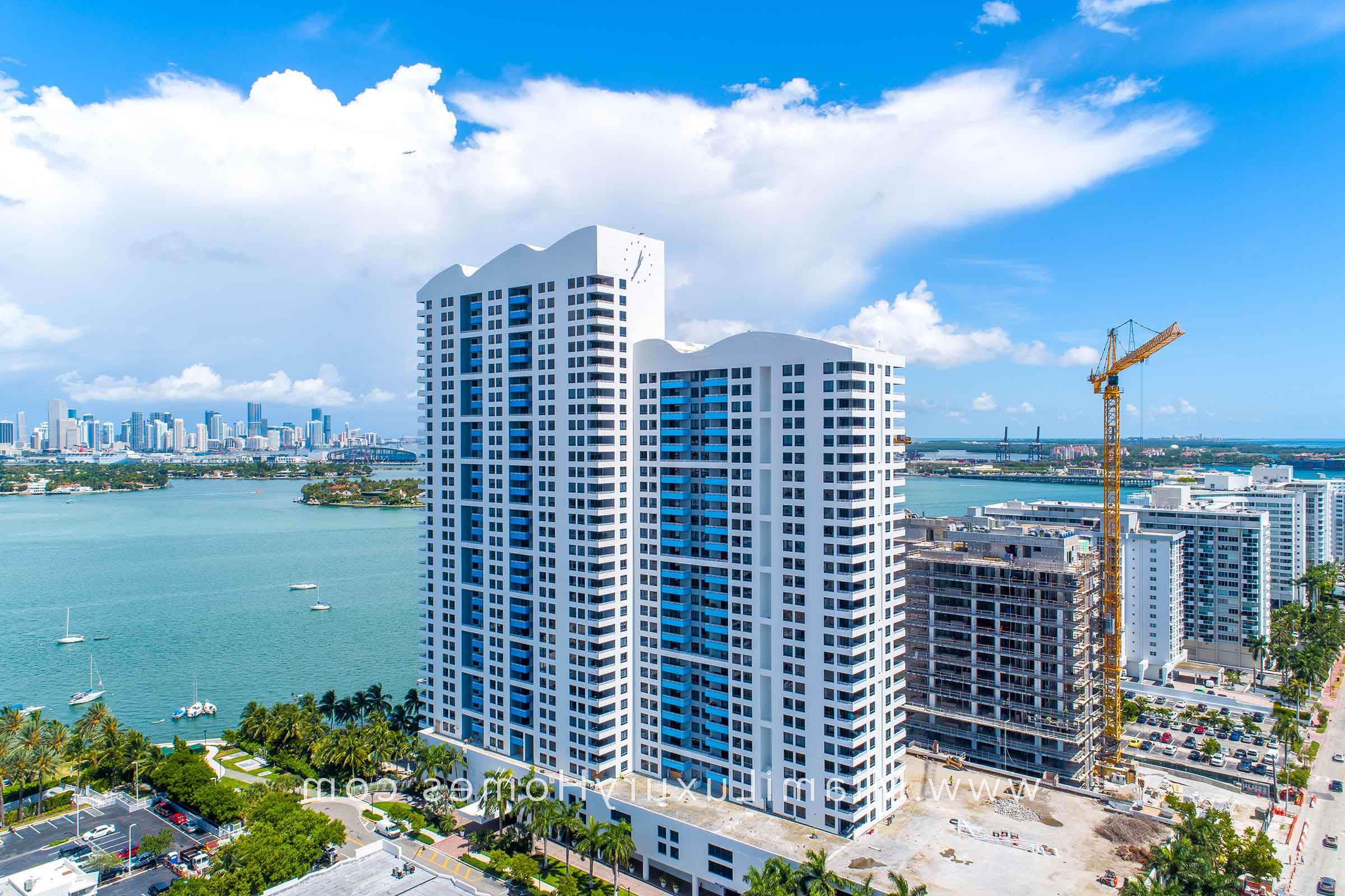 Waverly Condo Building in South Beach